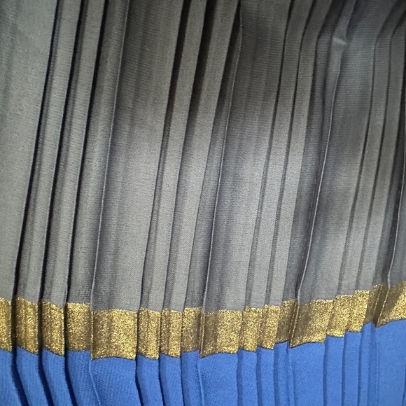 Stunning pleated midi dress - Picture 4 of 4